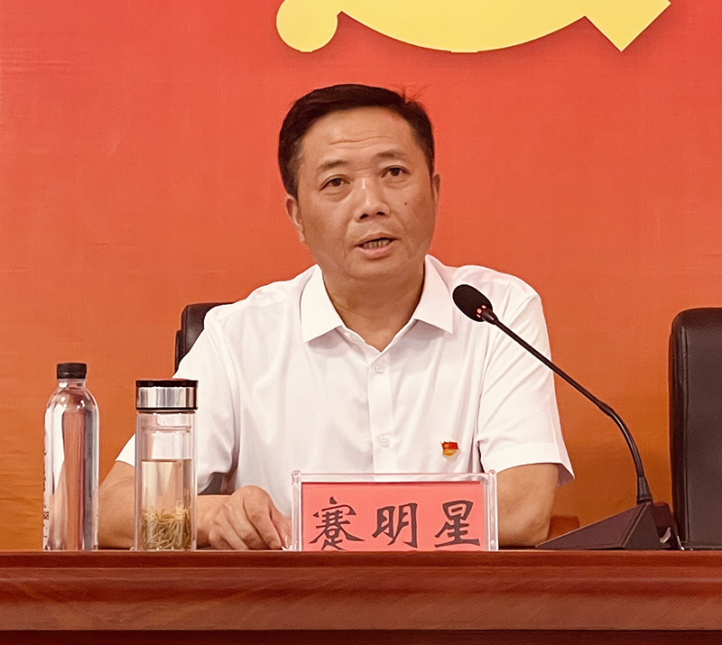 1688991622469861.jpg 蹇总特写.jpg