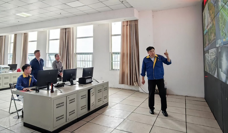 1729677060553382.jpg 赵书记调研数字化建设.jpg